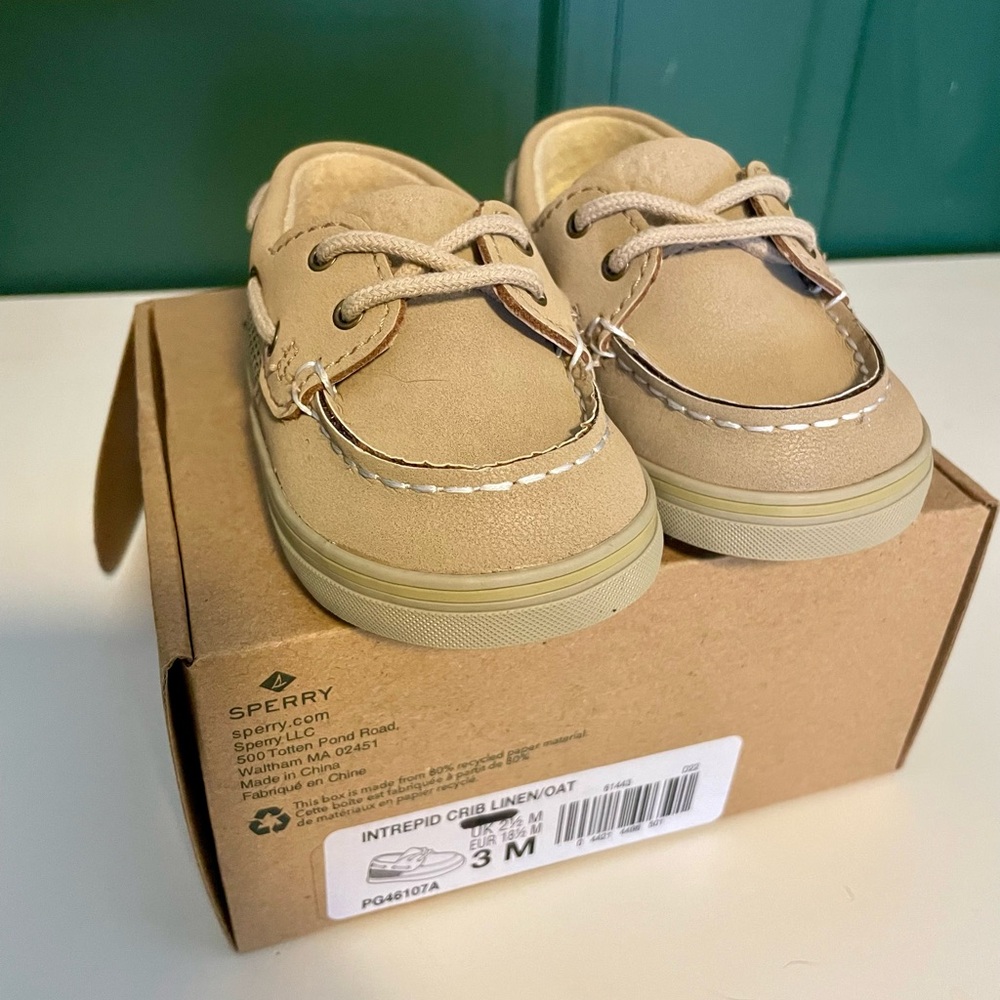 Sperry Kids Unisex Intrepid Crib (Infant)